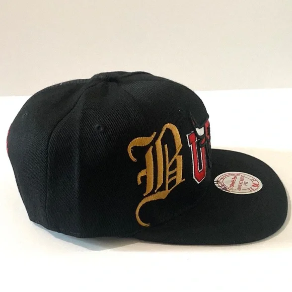 Chicago Bulls Hardwood Classics Mitchell & Ness Snapback - Picture 5 of 5